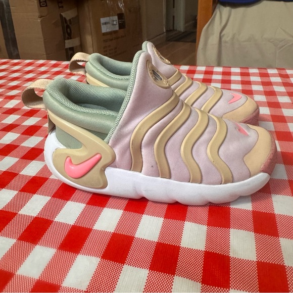 Nike Dynamo Go Low " Pink Foam Sesame" toddlers size 9C - Picture 10 of 12